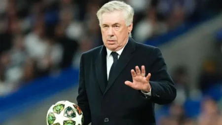 técnico Carlo Ancelotti